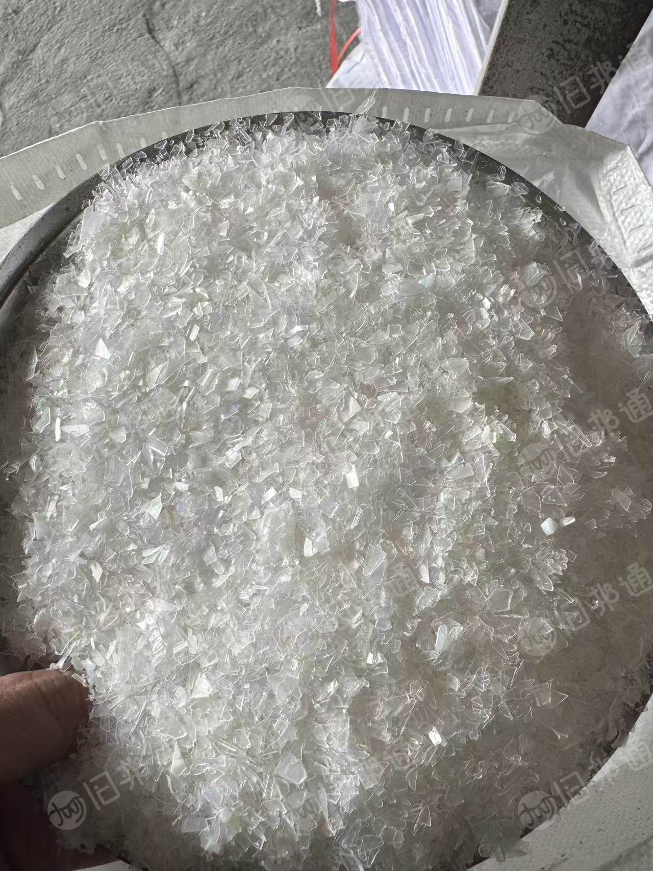 出售纯透明PP饭盒破碎料，热洗餐盒破碎料，现货十几吨
