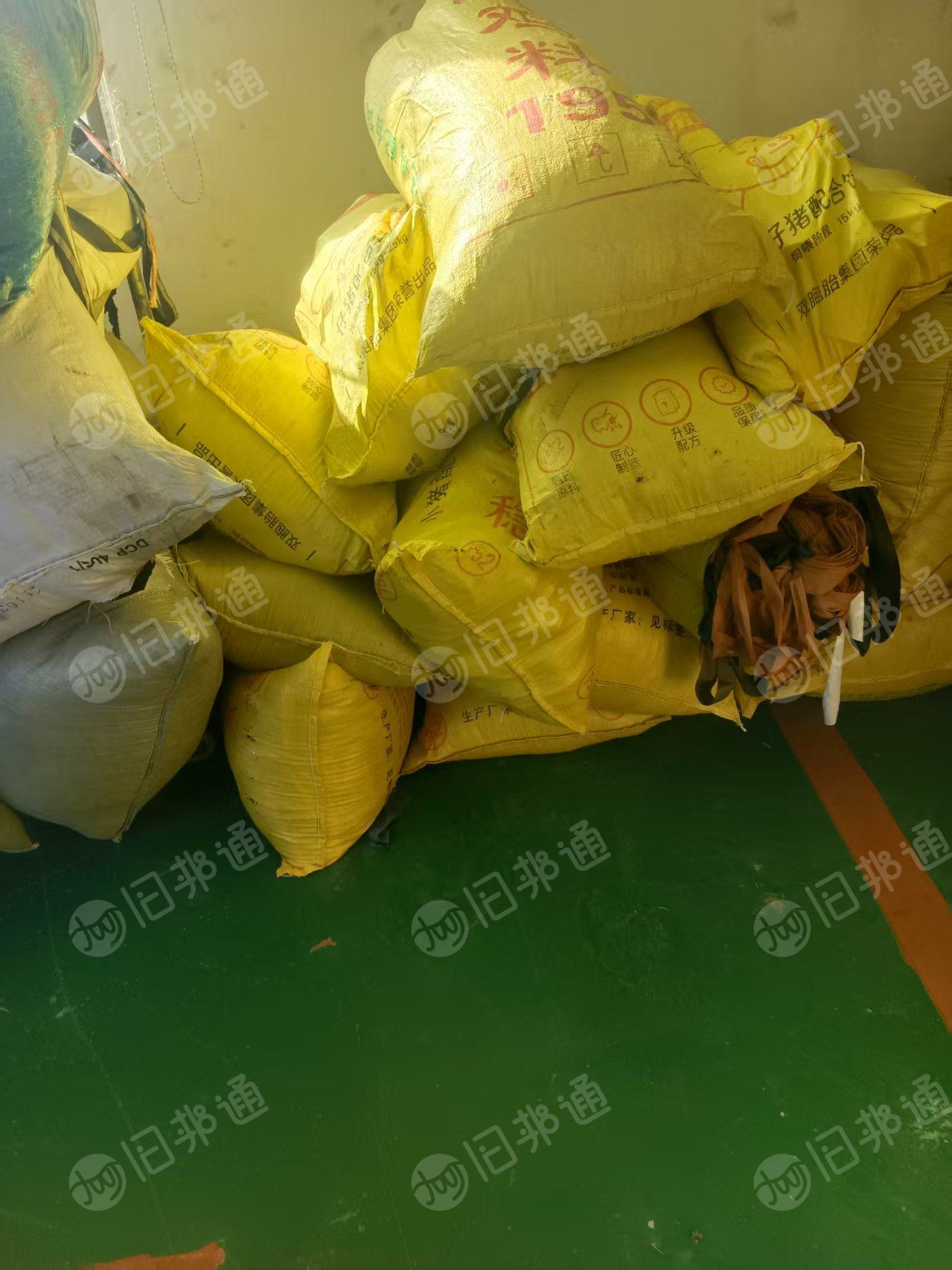 长期出售做雨伞下来的各种布条，涤纶布条，pvc布条，有带涂层的，涂银的，统货走，月供七八吨