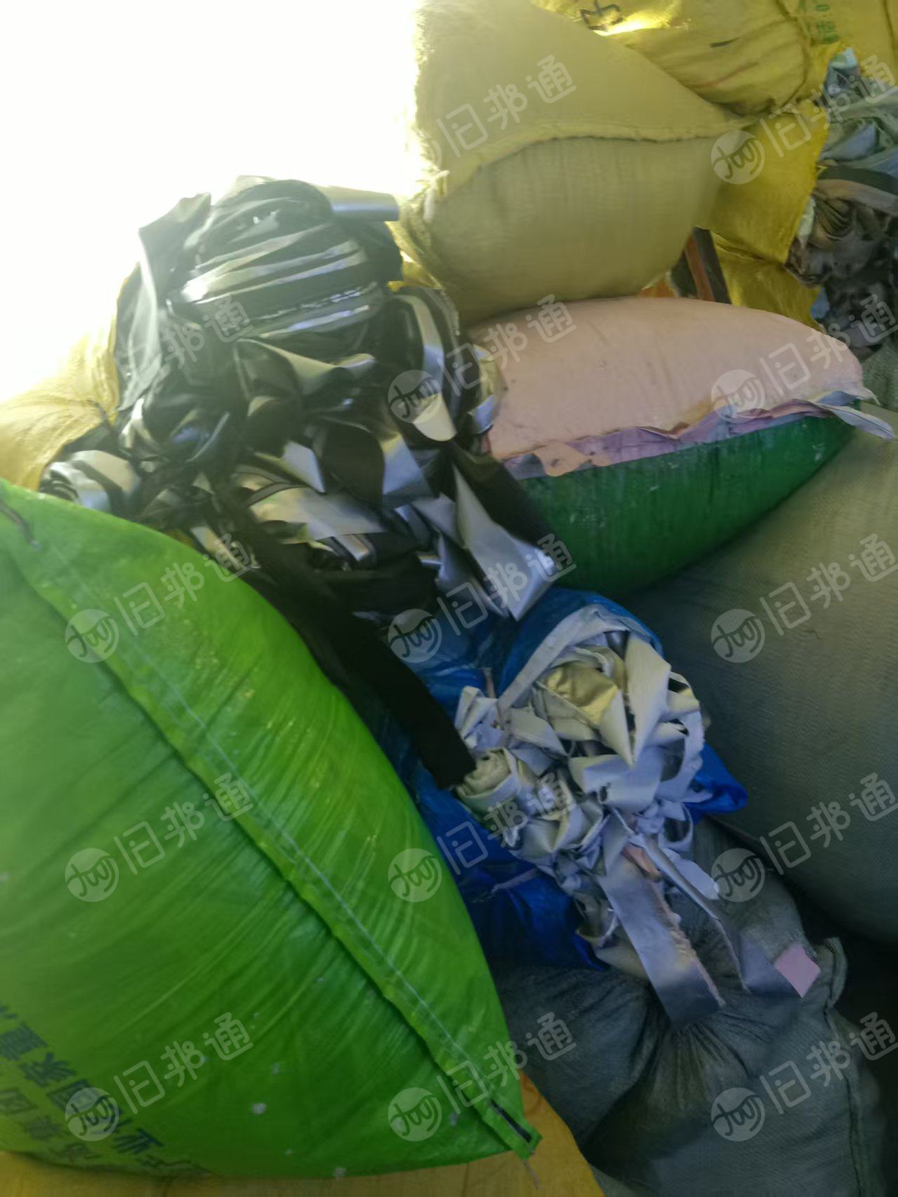 长期出售做雨伞下来的各种布条，涤纶布条，pvc布条，有带涂层的，涂银的，统货走，月供七八吨