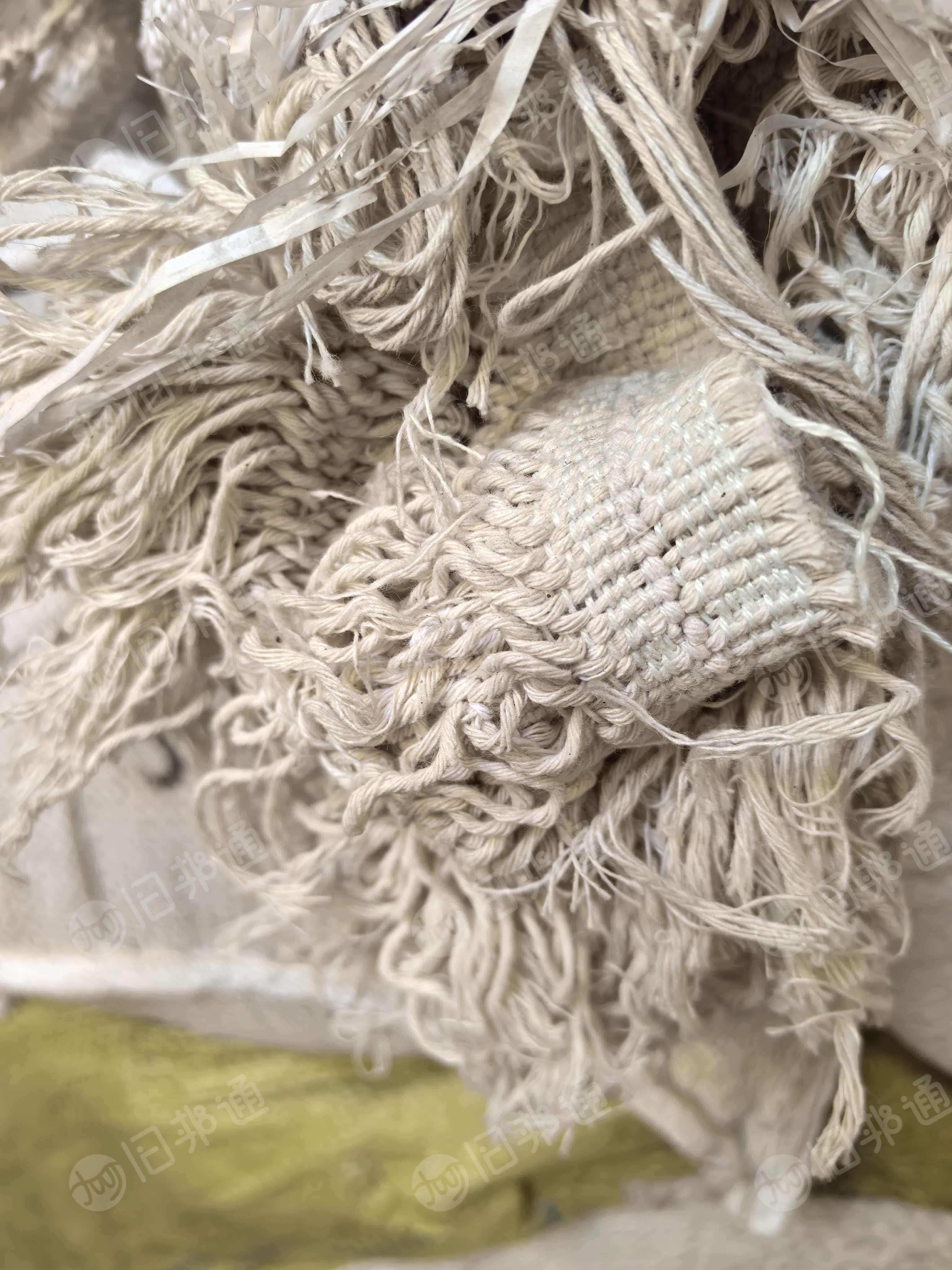 长期出售涤棉纱线，涤棉地毯边角料，含棉量80-90左右，月供20来吨，货在山东滨州