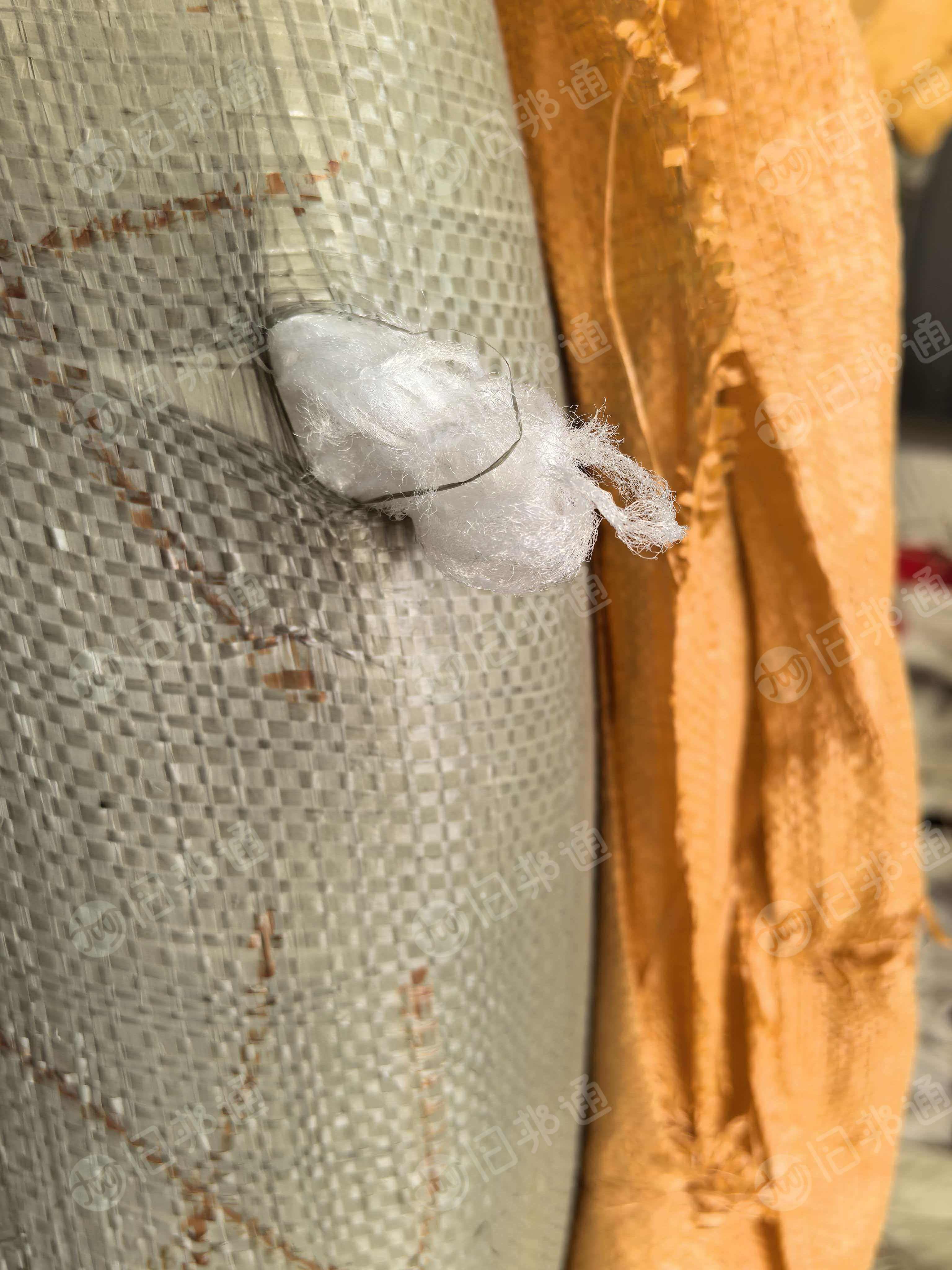 长期出售尼龙地毯纱，尼龙废丝，锦纶废丝，月供5-10吨，货在山东滨州