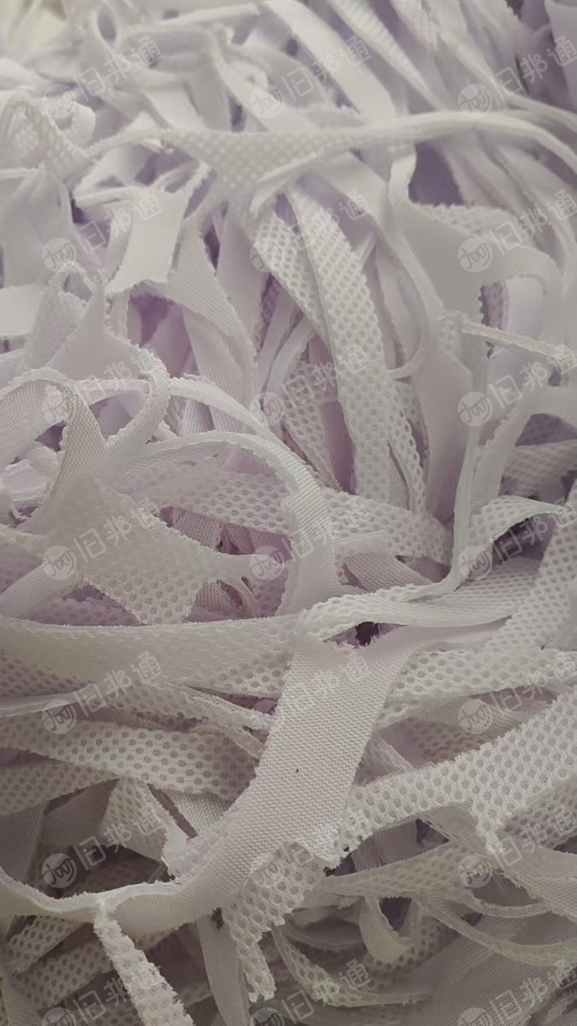 长期出售鞋厂下来的鞋帮布，涤纶废布，颜色混在一起，现货有5吨左右，货在山东日照