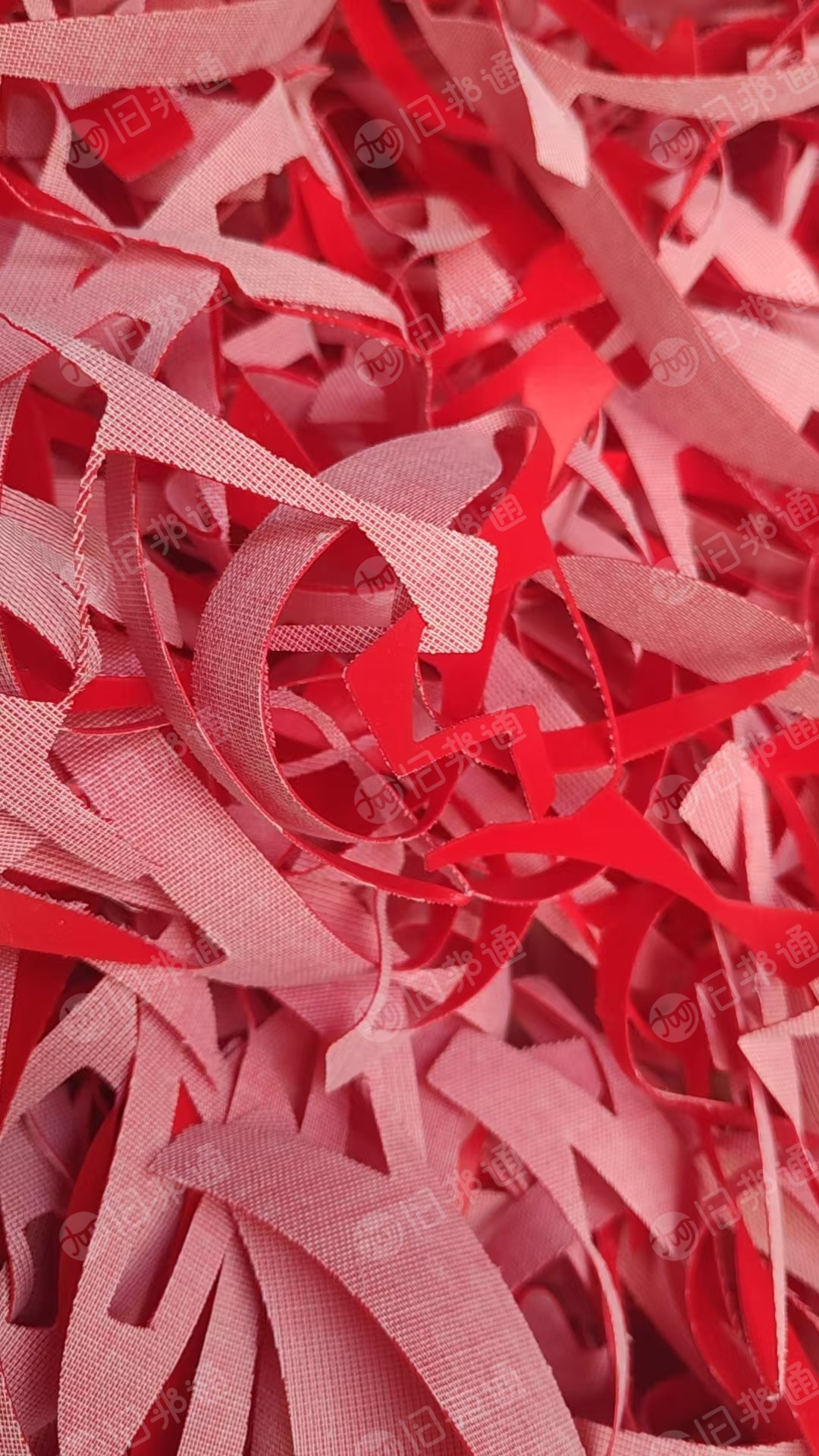 长期出售鞋厂下来的鞋帮布，涤纶废布，颜色混在一起，现货有5吨左右，货在山东日照