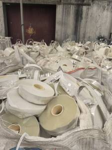 出售PET卷膜打绳料，不带胶，现货200吨