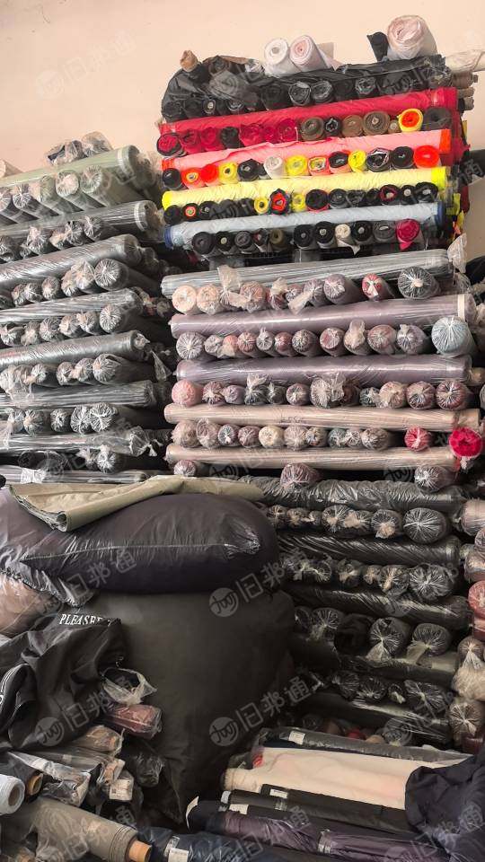 现货处理一批库存布涤纶里布,门幅1米5,克重大小都有,现货40吨
