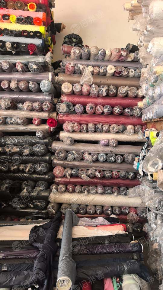 现货处理一批库存布涤纶里布，门幅1米5，克重大小都有，现货40吨