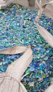 出售PP分色丙破碎料，红蓝丙破碎料，长期有货