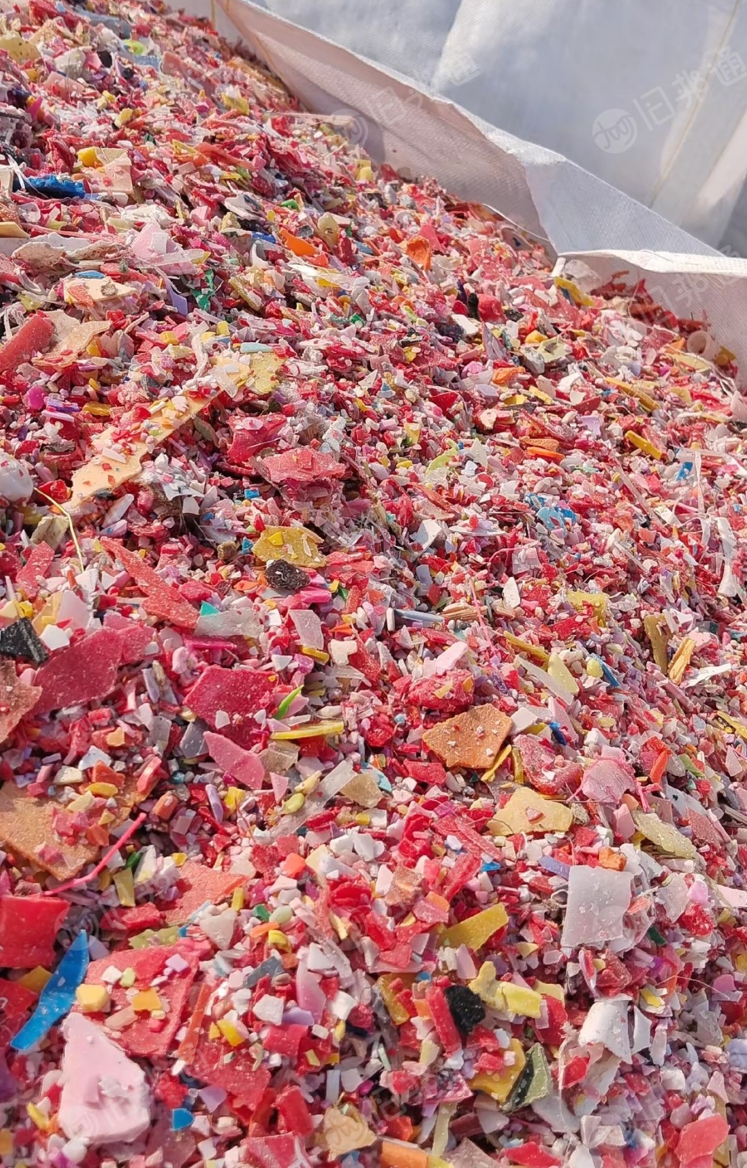 出售PP分色丙破碎料，红蓝丙破碎料，长期有货