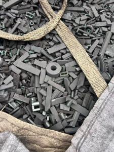 出售喇叭磁铁，现货200吨以上