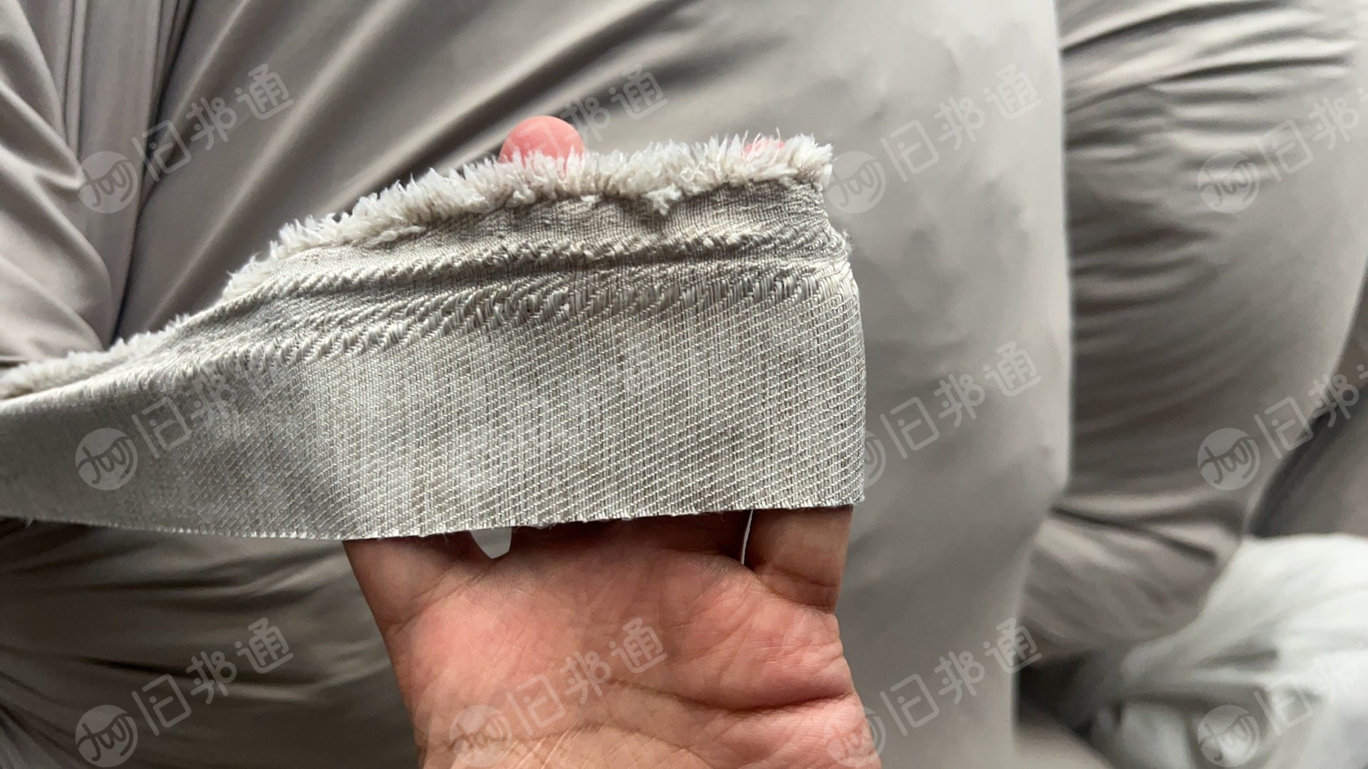 长期出售窗帘布条，废布条，带涂层，月供20-30吨，货在浙江绍兴