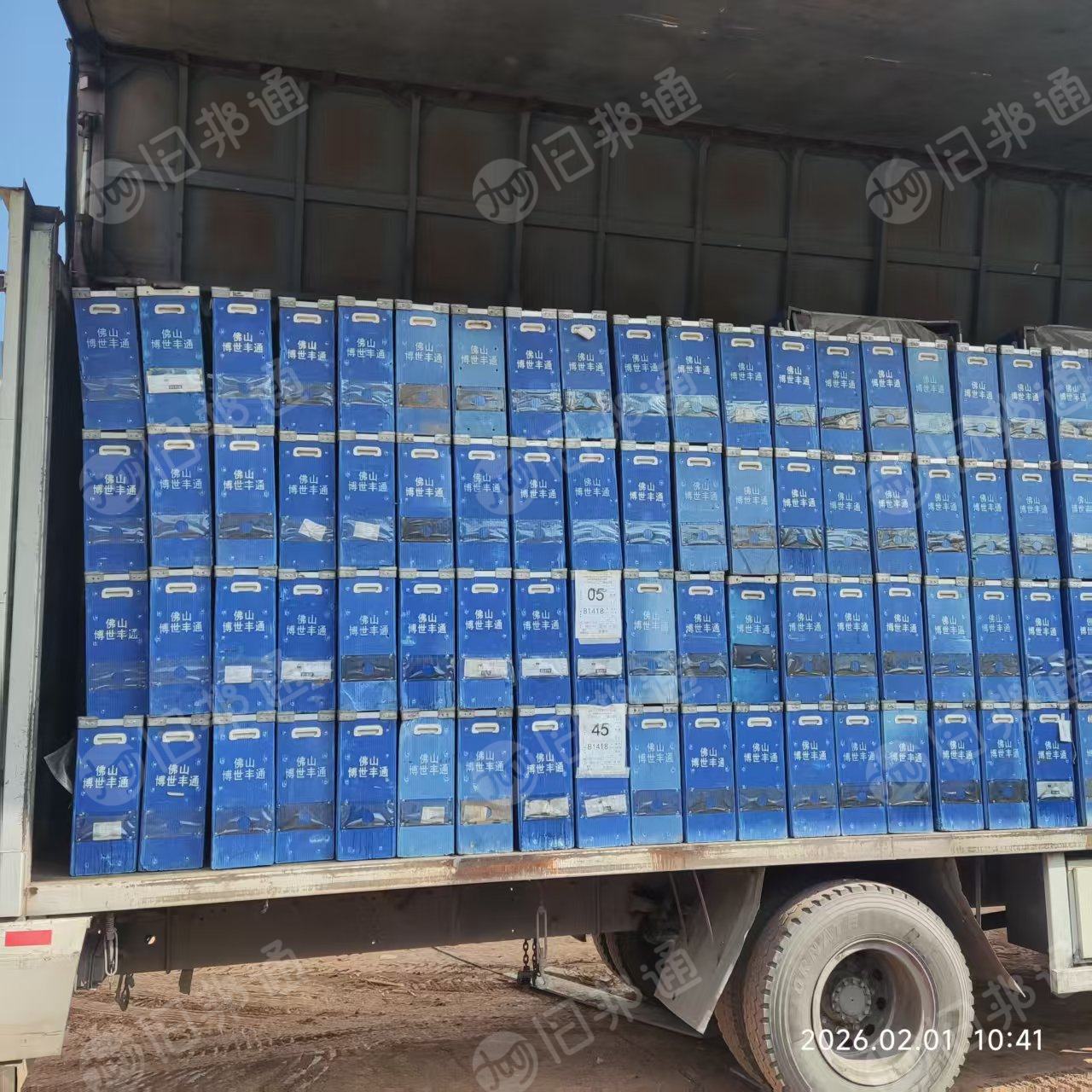 出售pp中空板箱子，现货100多个，箱子上面的纯铝的