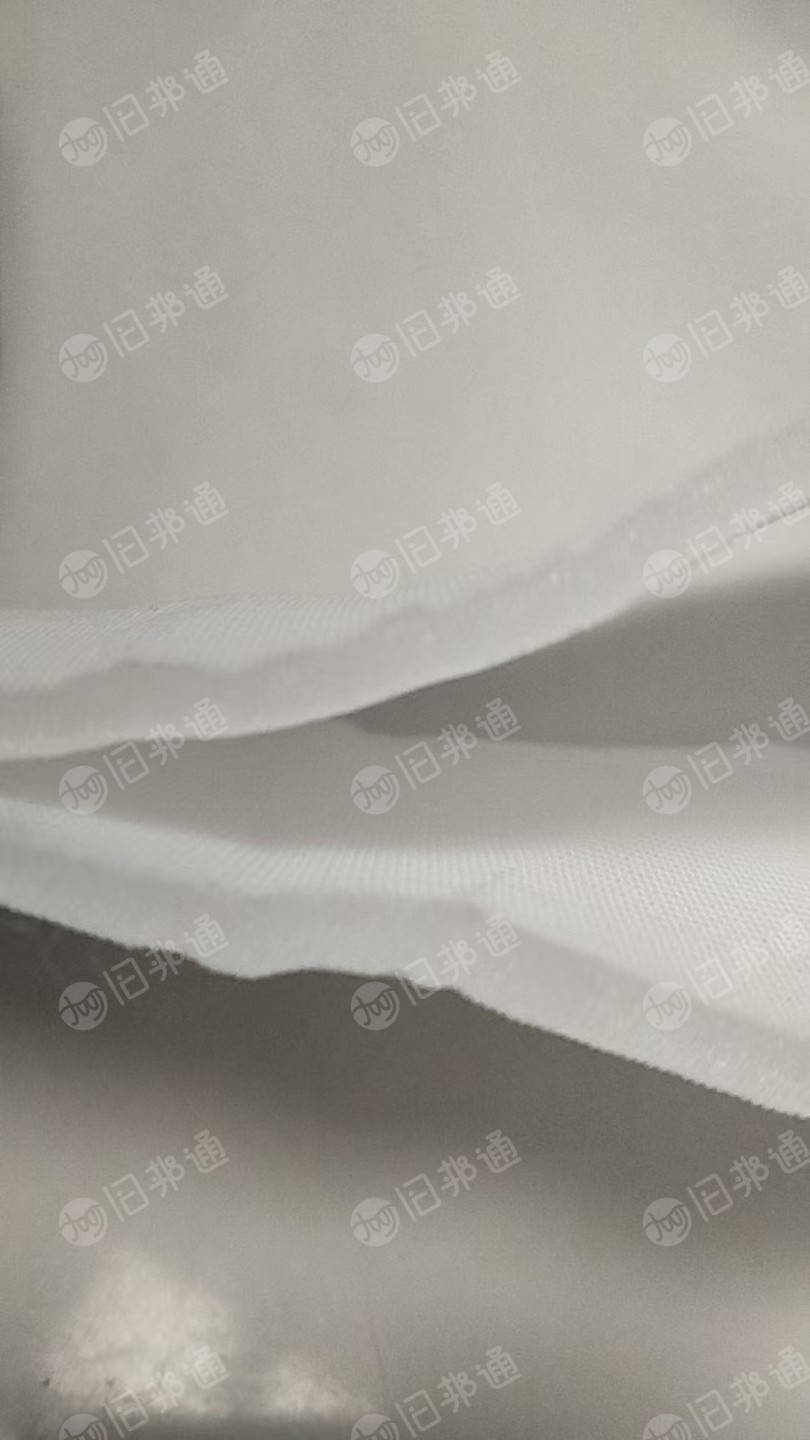 长期出售汽车内饰料，涤纶网格布，涤纶废布，基本白色会带一条蓝线，月供二三十吨，货在上海