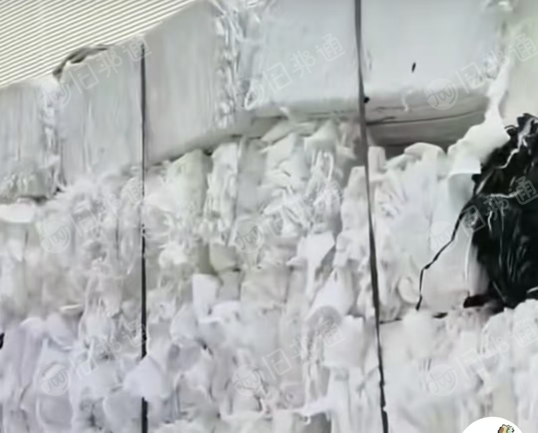 长期出售双组分吸音棉，隔音棉，有PP/PET,也有纯PP，黑白都有，月供百来吨，货在上海