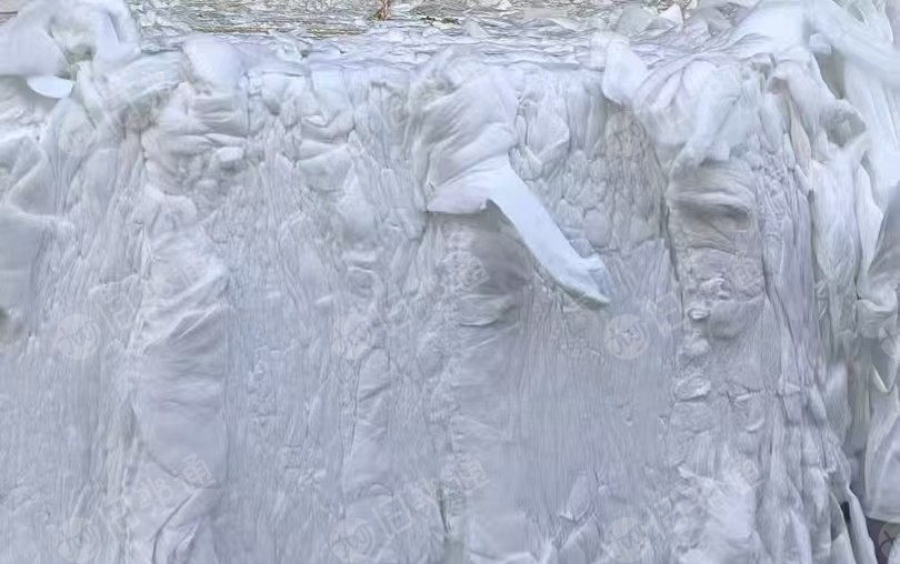 长期出售双组分吸音棉，隔音棉，有PP/PET,也有纯PP，黑白都有，月供百来吨，货在上海