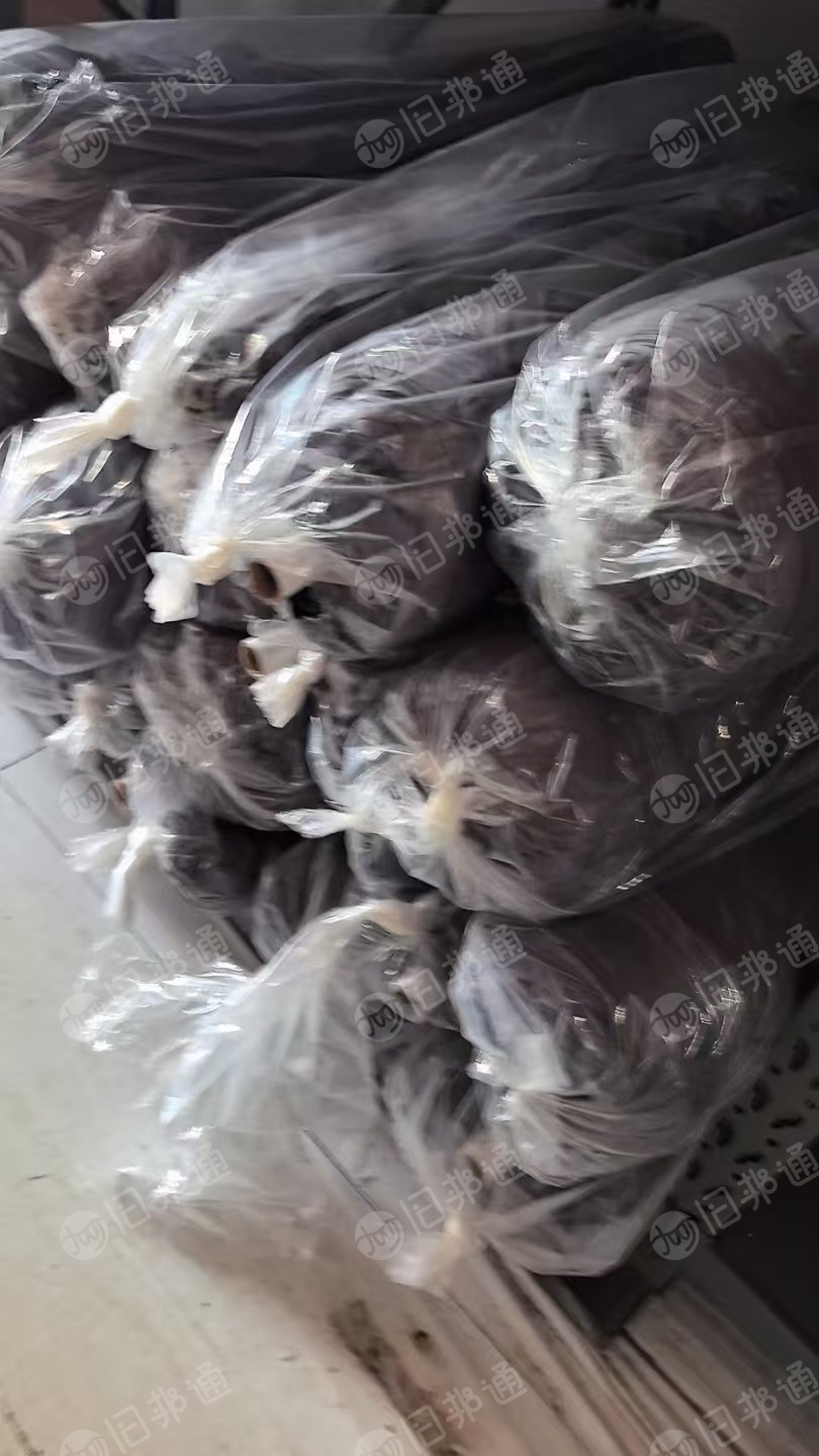 现货处理一批库存布锦纶布，经编厂下来的，门幅1米5，克重100g，二等品瑕疵品，货在浙江绍兴