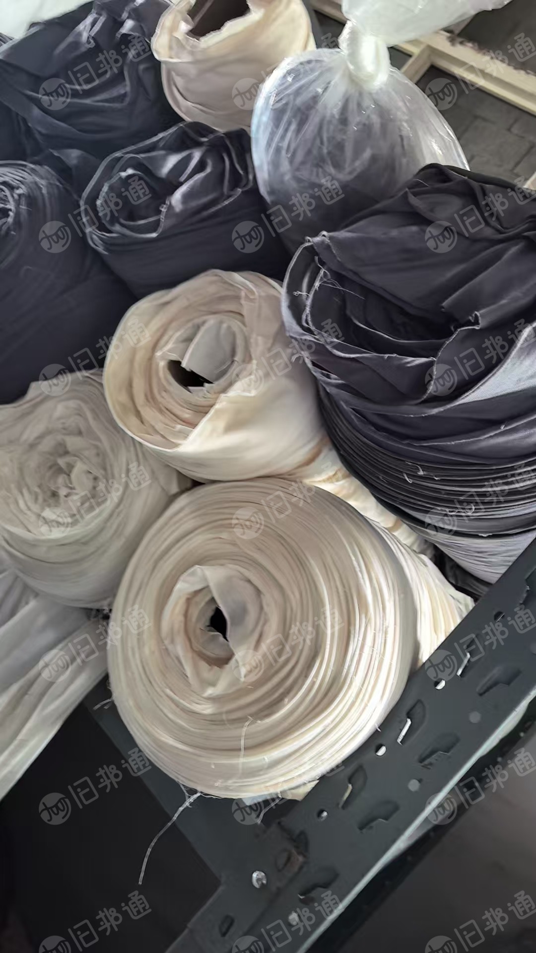 现货处理一批库存布锦纶布，经编厂下来的，门幅1米5，克重100g，二等品瑕疵品，货在浙江绍兴