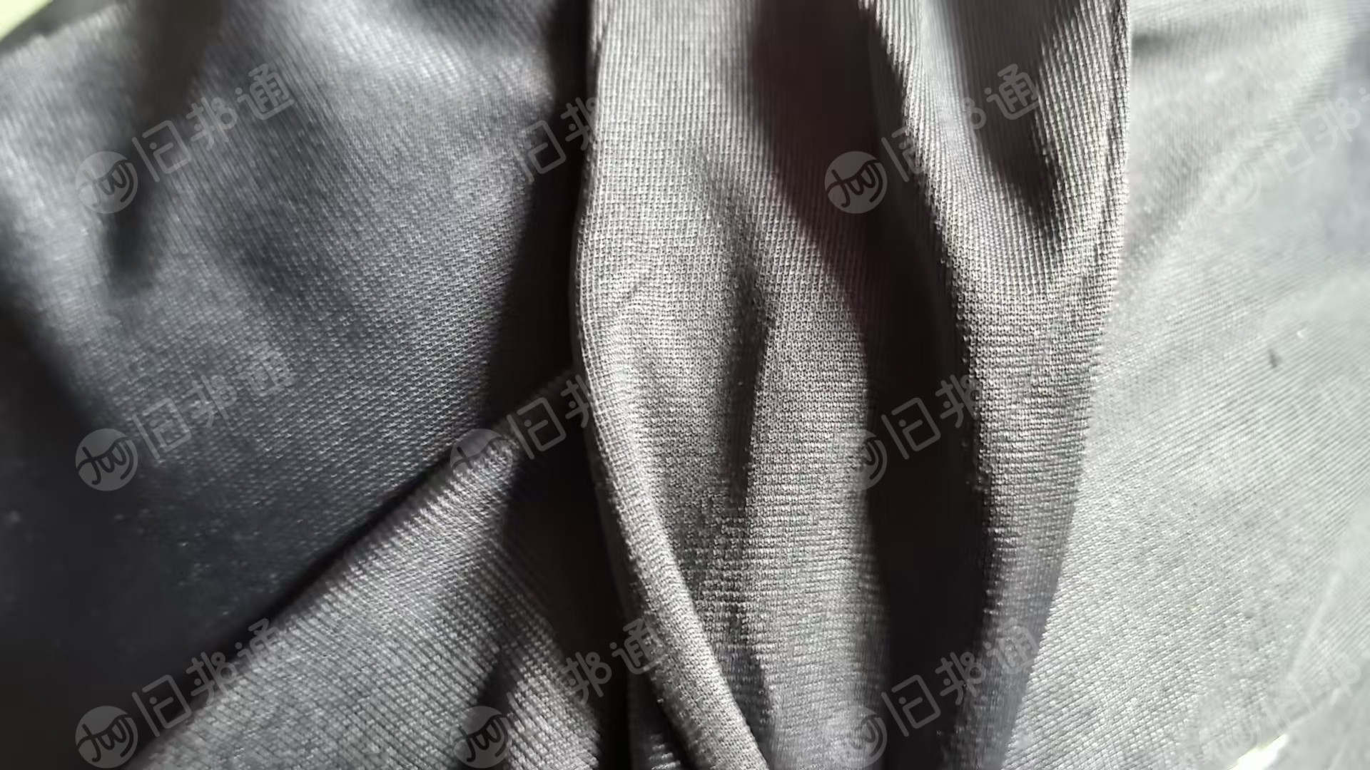 现货处理一批库存布锦纶布，经编厂下来的，门幅1米5，克重100g，二等品瑕疵品，货在浙江绍兴