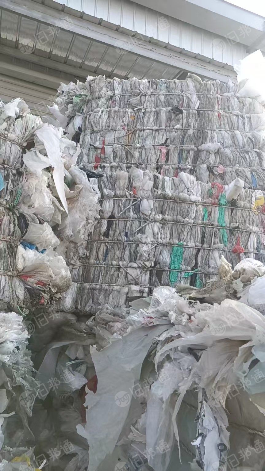 长期出售水洗pe杂膜废料，现货10多吨
