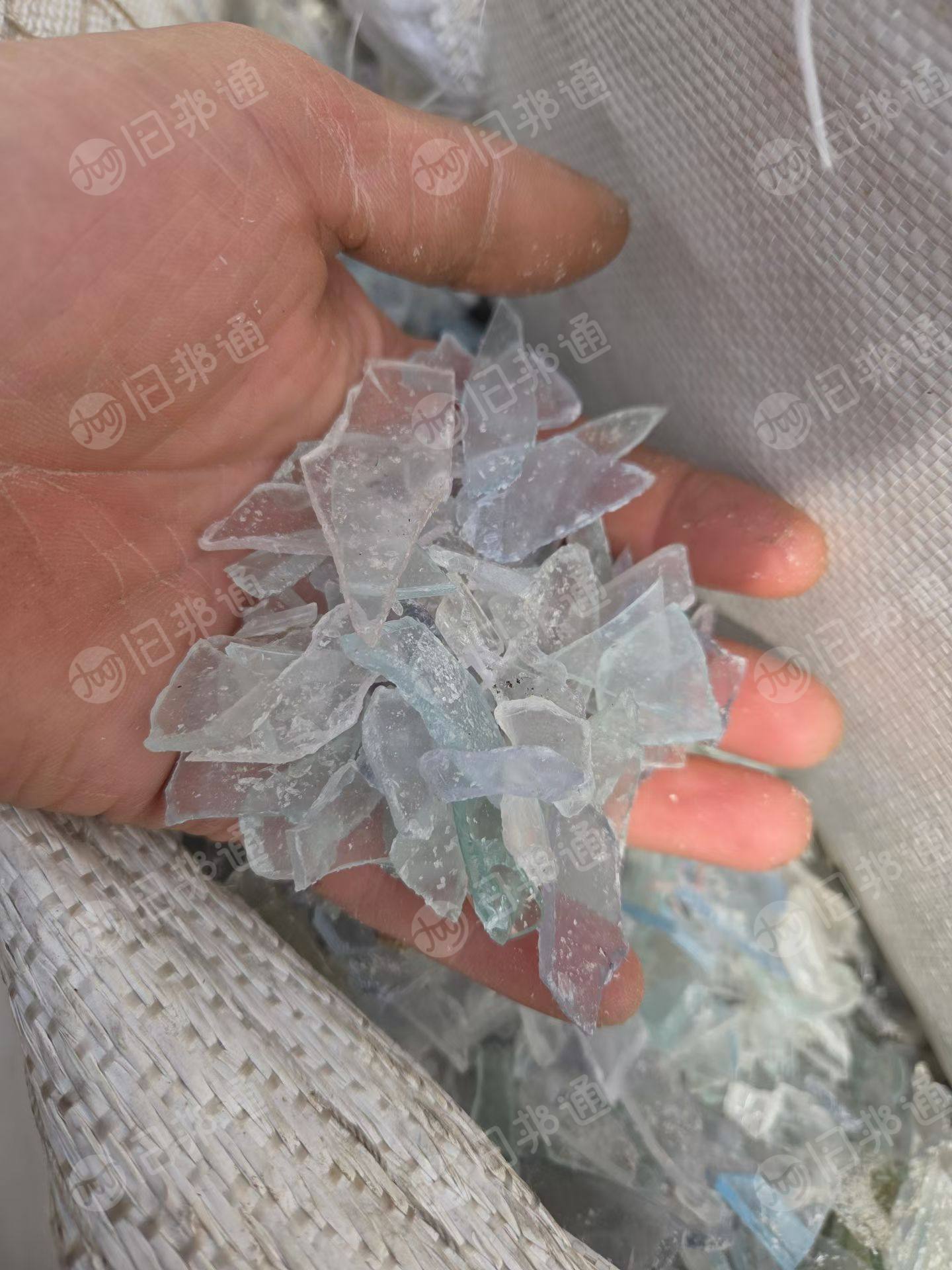 出售干破冰箱抽屉破碎料，现货10来吨