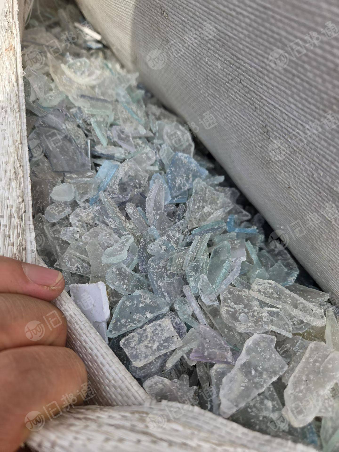 出售干破冰箱抽屉破碎料，现货10来吨