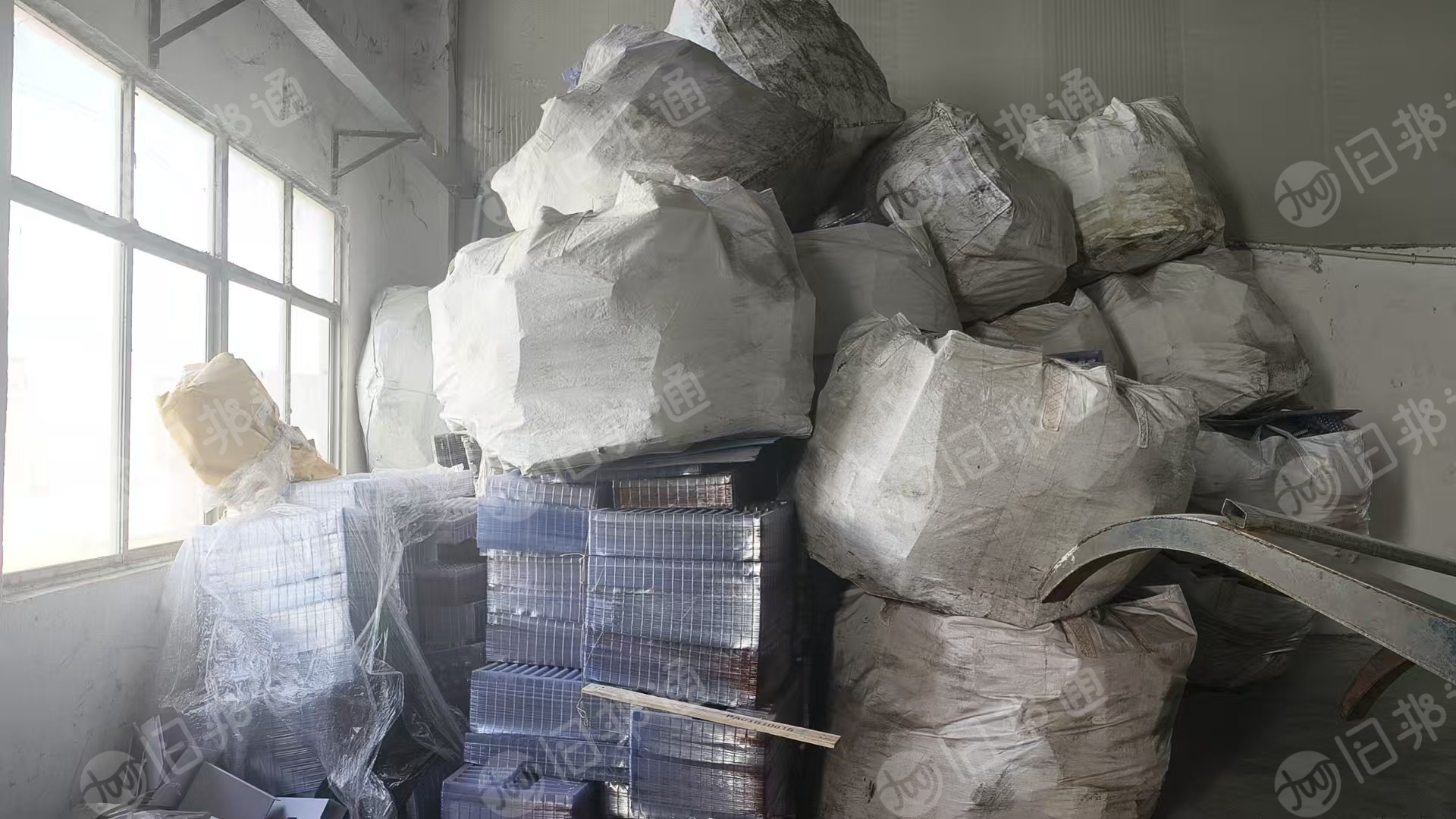 出售比亚迪的PVC吸塑盒毛料，现货几十吨