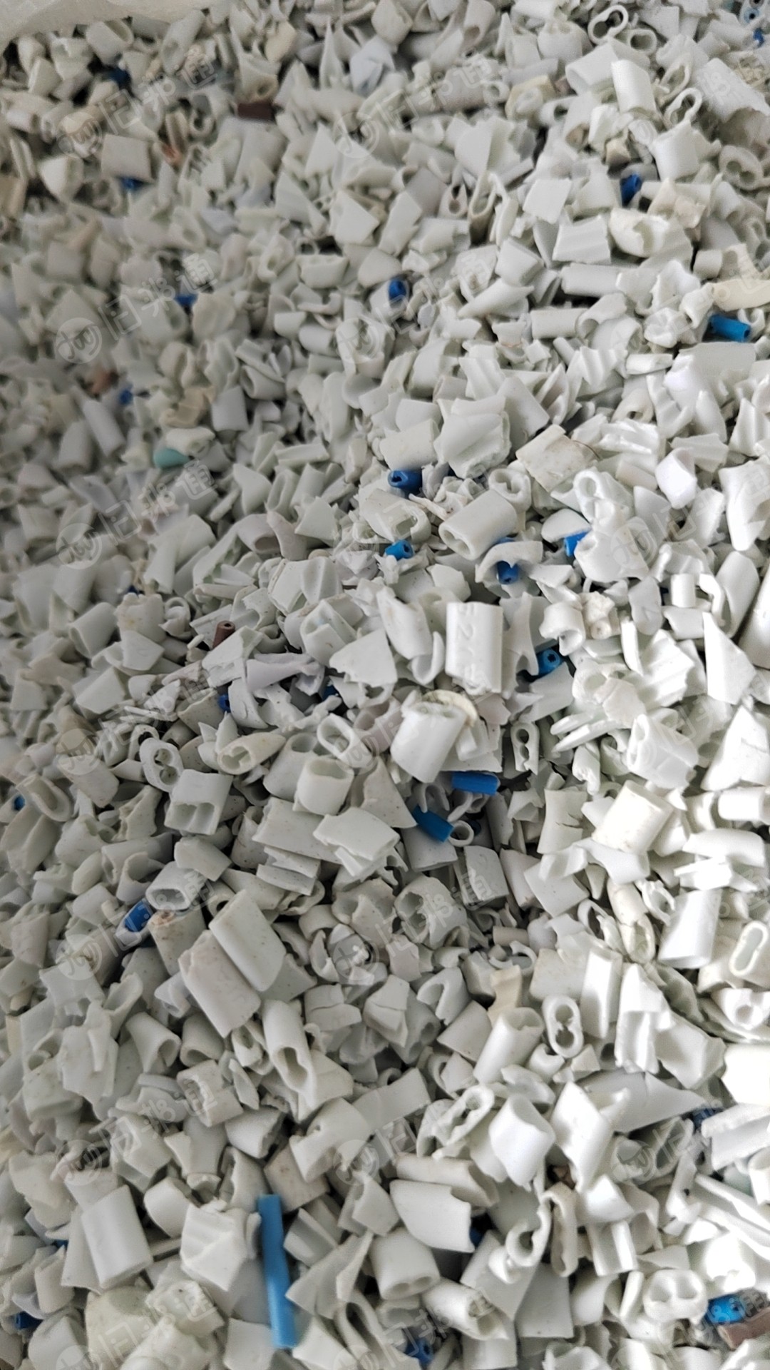 出售软质PVC破碎料，电缆厂下脚料比重1.5以内