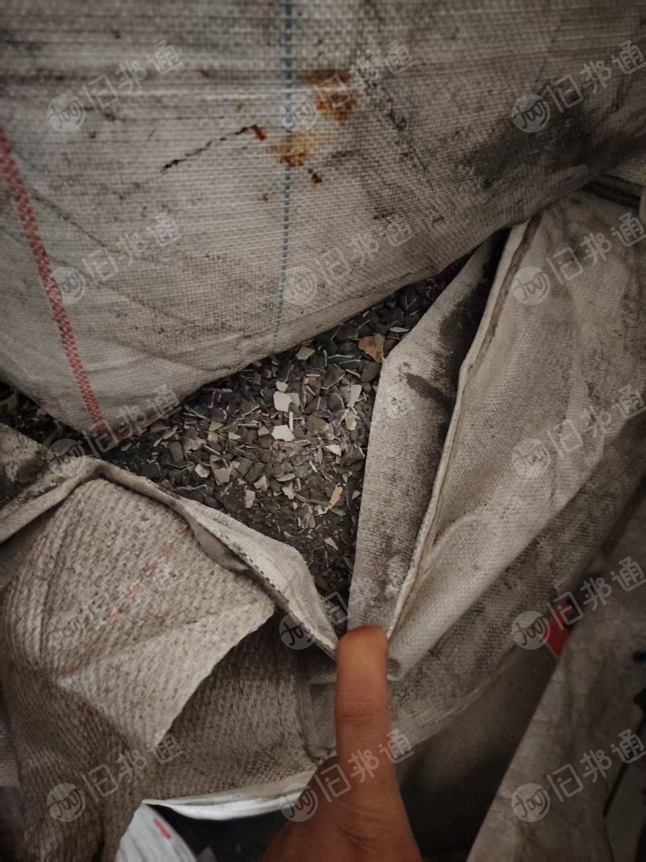 出售硬质PVC破碎料，纯碳晶板破碎料，现货20多吨