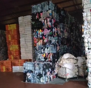 长期大量出售旧衣服黑料，月供2挂车，货在湖北武汉