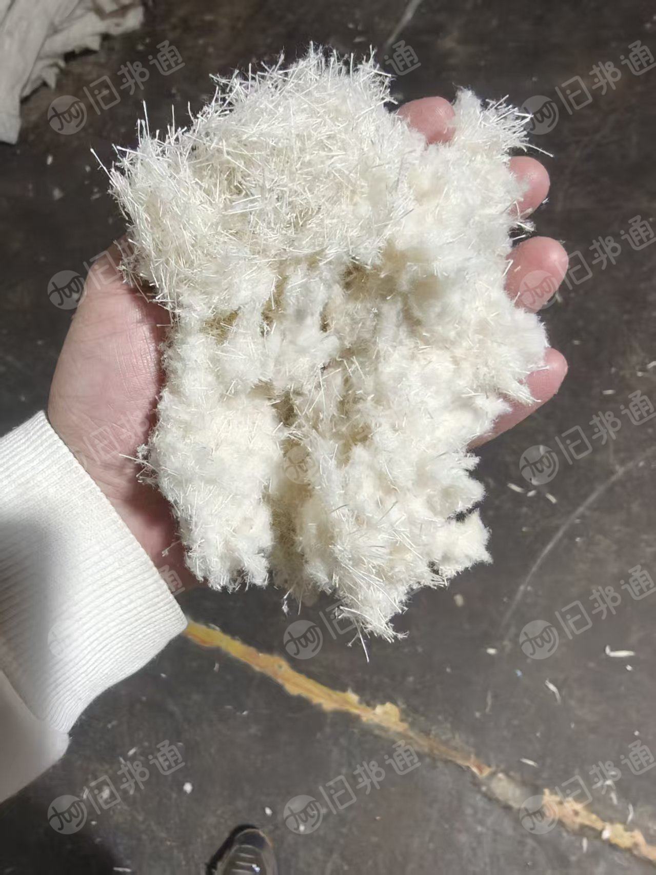 长期出售剪毛机剪下来的全棉毛毛料，磨毛料，剪毛料，月供10吨左右，货在浙江绍兴