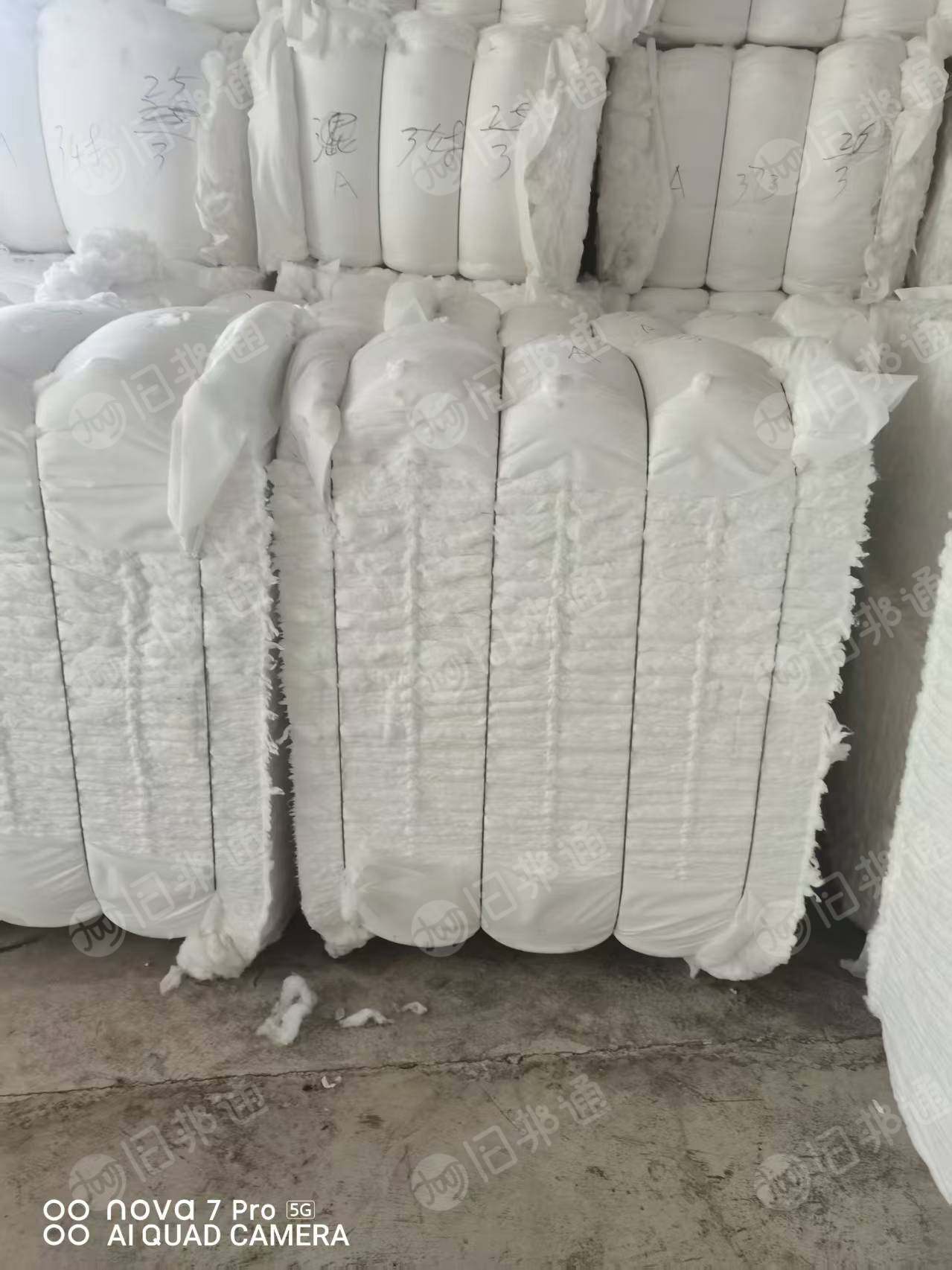 长期出售无纺布开花棉，开松棉，有纯涤纶和涤纶和粘胶配比的，可以纺纱，也可做填充棉