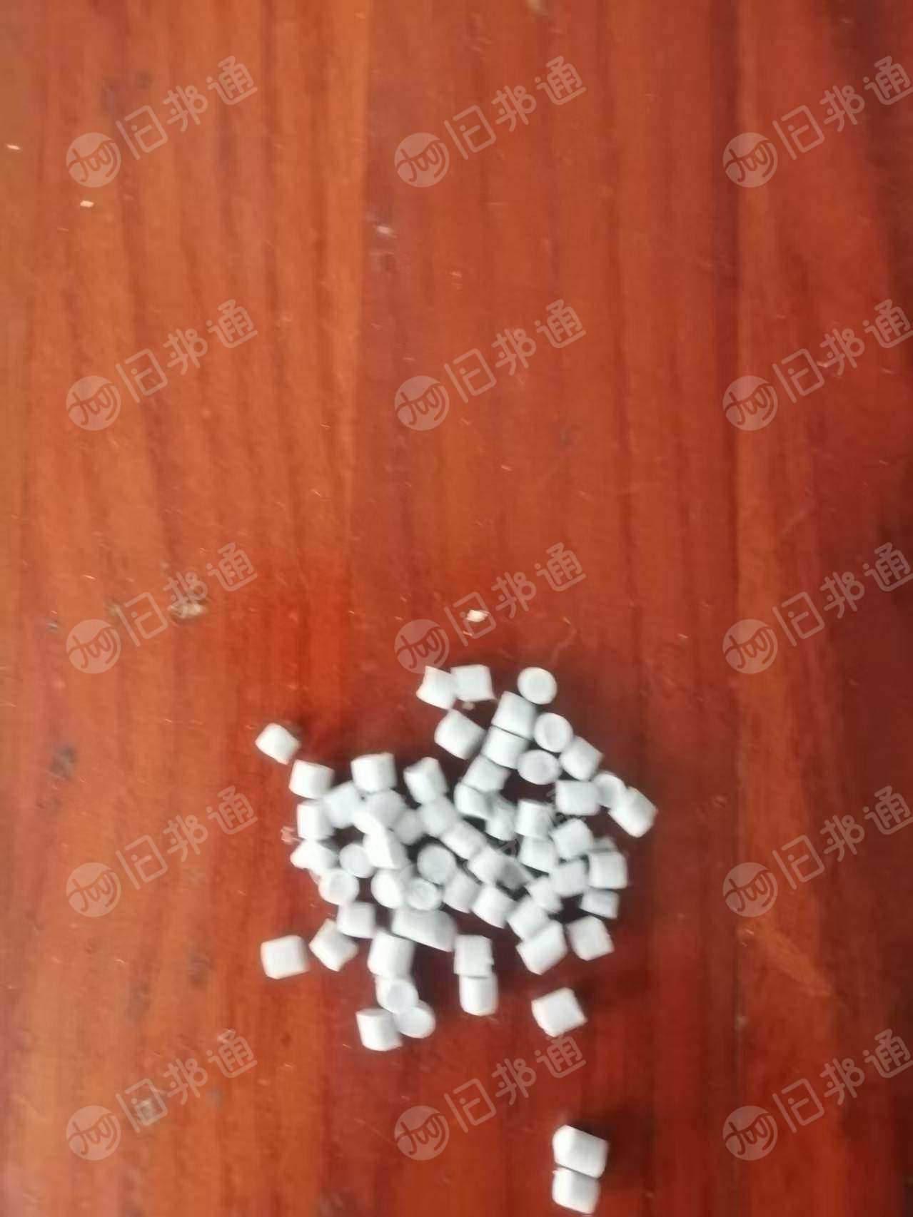 出售玩具厂下来的eva废料，水口料、颗粒、边角料都有，统货一起出，月供10吨左右