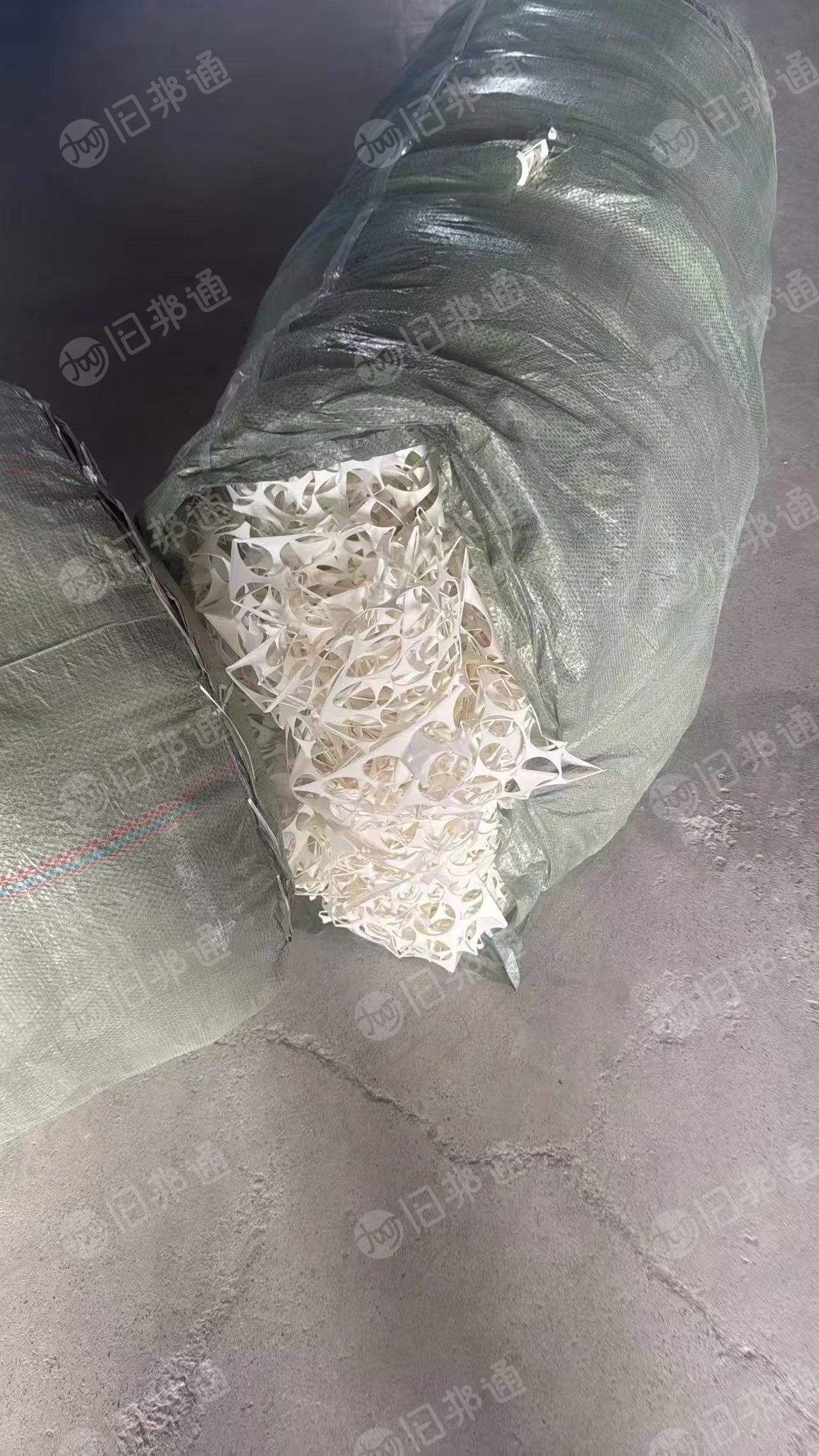 长期出售组件厂下来的乳白pet废料，现货够一车