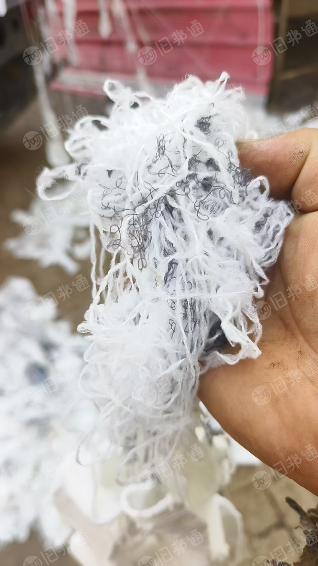 长期回收涤纶废纱，毛衣废纱，月需50吨，只要黑白色，开花做毛毡用