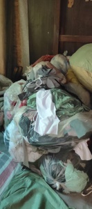 出售服装厂裁剪下来的废布，废布统货