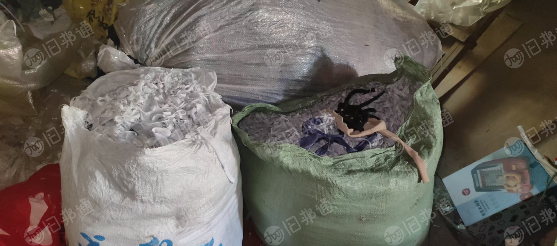 出售服装厂裁剪下来的废布，废布统货