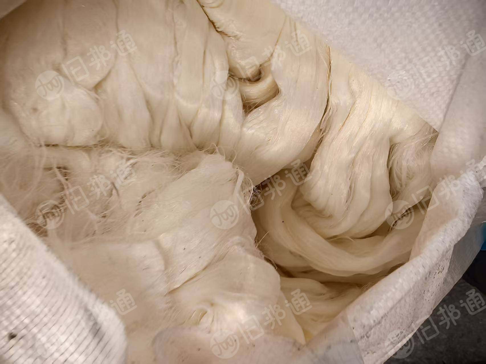 长期出售碳纤维废料，碳纤维原丝，碳纤维废丝，有干的跟含水分的，月供300吨