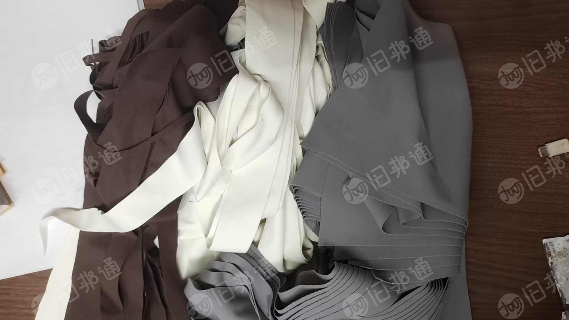 长期出售出售鲨鱼裤边料，锦氨废布，月供几十吨，诚信经营，欢迎来电！