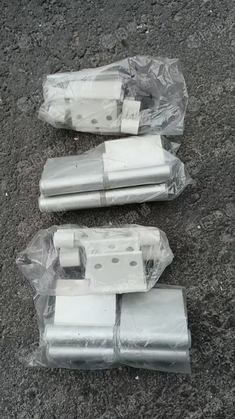 厂家库存处理，塑钢门窗配件厂不干了，成箱的，有很多吨