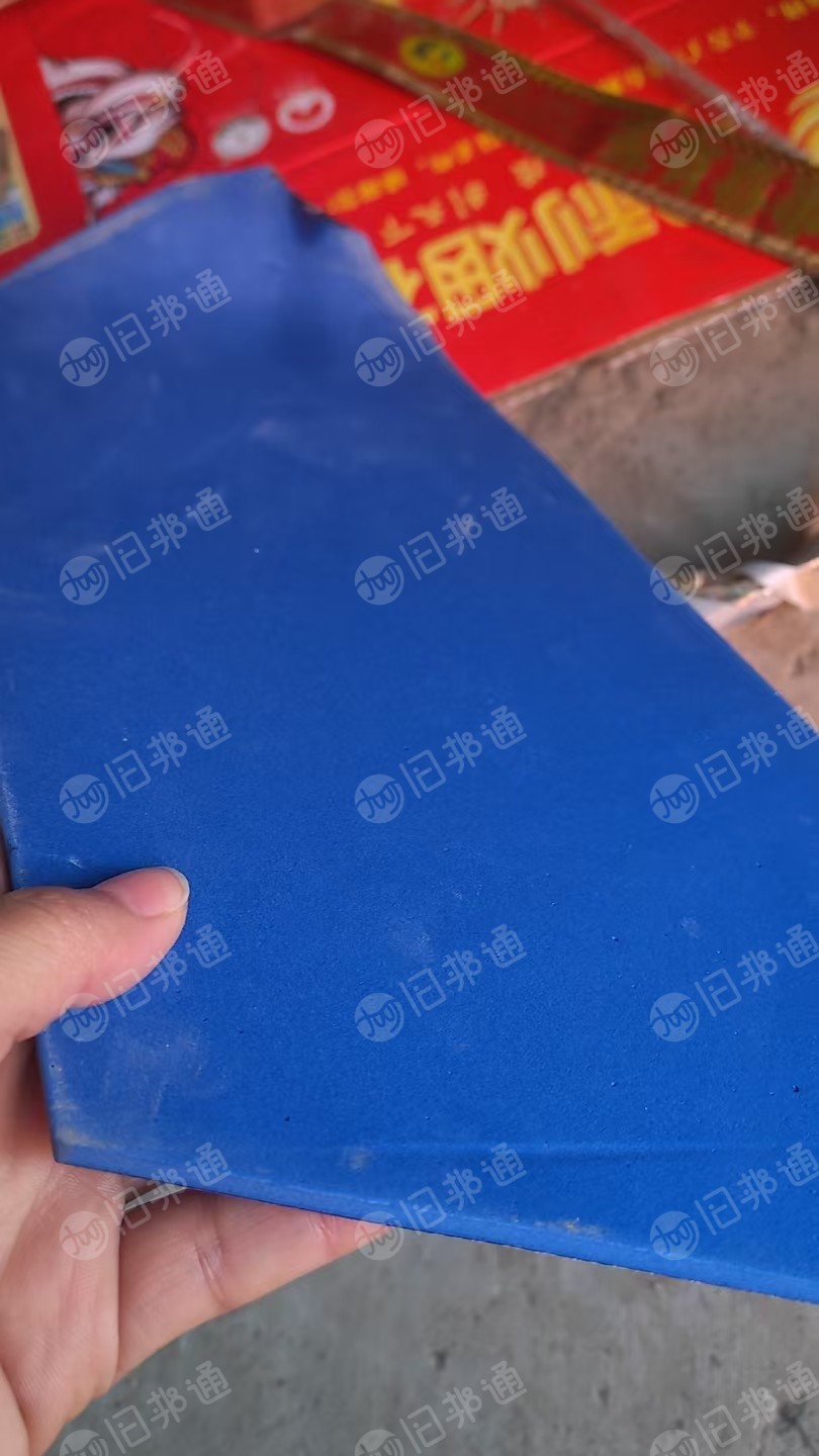 出售EVA废料，各种颜色的，有的带这个覆膜，有的不带，长期有货