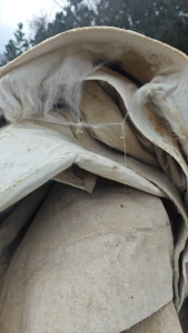 长期出售污水厂下来未清洗的涤纶过滤布，涤纶滤布，现货两百吨