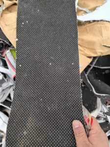 长期出售地毯厂下脚料，各种地毯边角料，统货走，每天出五六吨