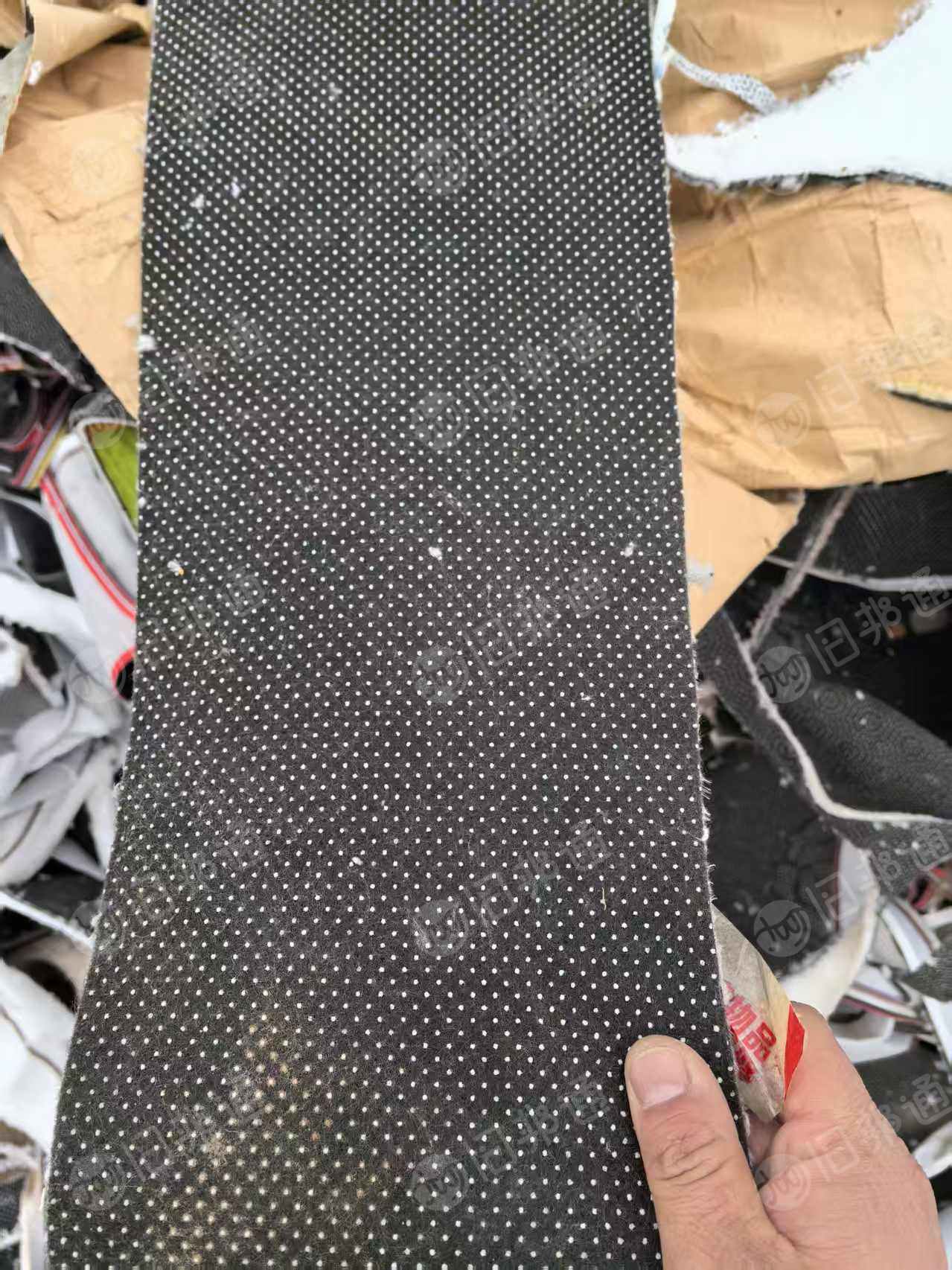 长期出售地毯厂下脚料，各种地毯边角料，统货走，每天出五六吨