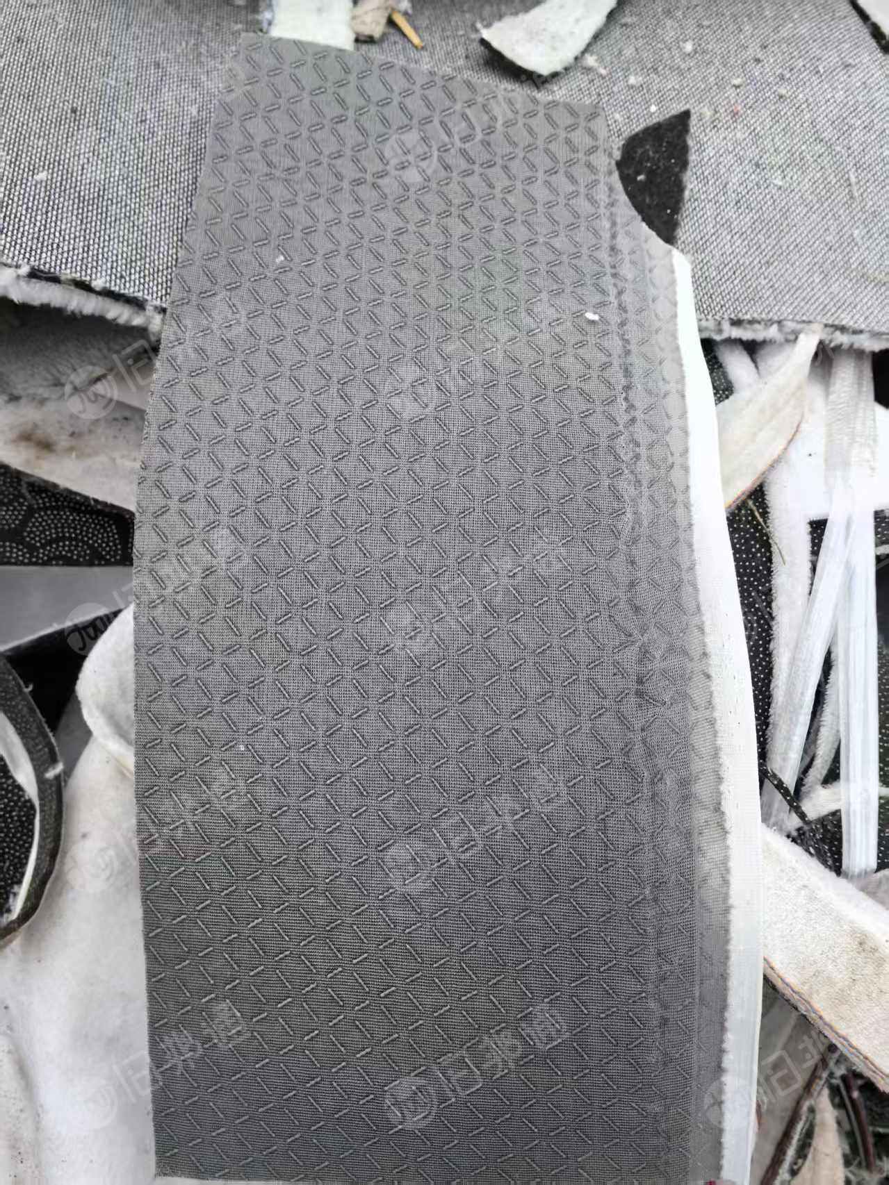 长期出售地毯厂下脚料，各种地毯边角料，统货走，每天出五六吨