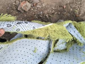 长期出售地毯厂下脚料，涤纶地毯下脚料，地毯料，涤纶复合一层海绵，现货一百多吨