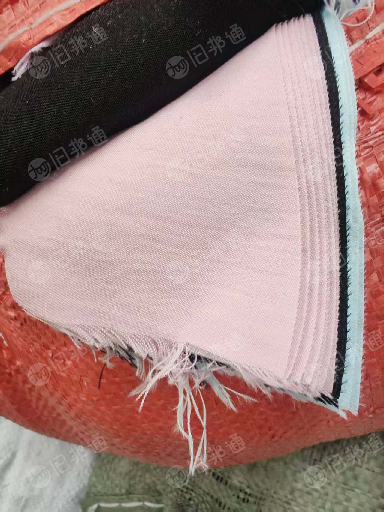 长期出售轻氨纶废布，涤氨废布，复合布都有分开，现货50吨