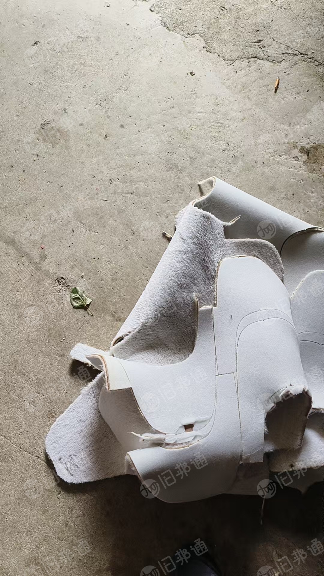 长期出售做鞋子下来的绒布，PV绒废布，有带海绵的也有不带海绵，可以造粒，货在江苏扬州