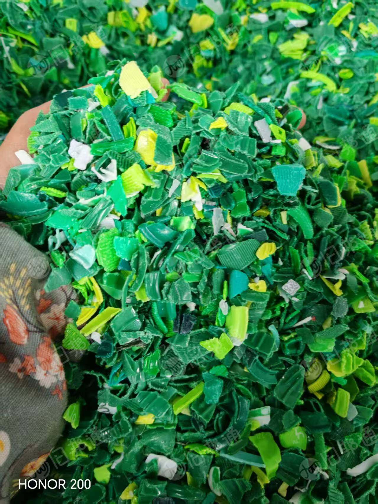 出售分色瓶盖破碎料，热洗过风选，月供500吨