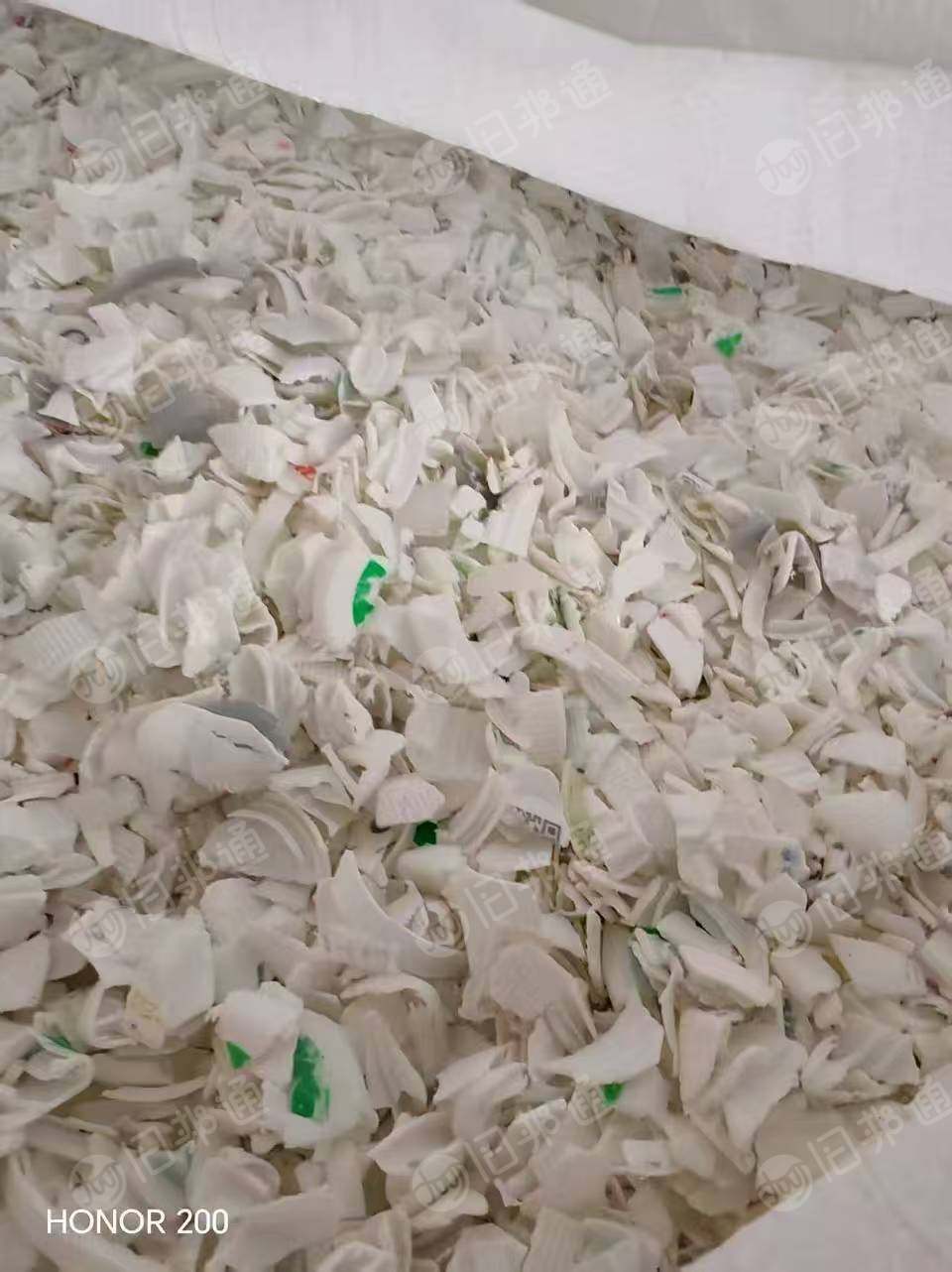 出售分色瓶盖破碎料，热洗过风选，月供500吨