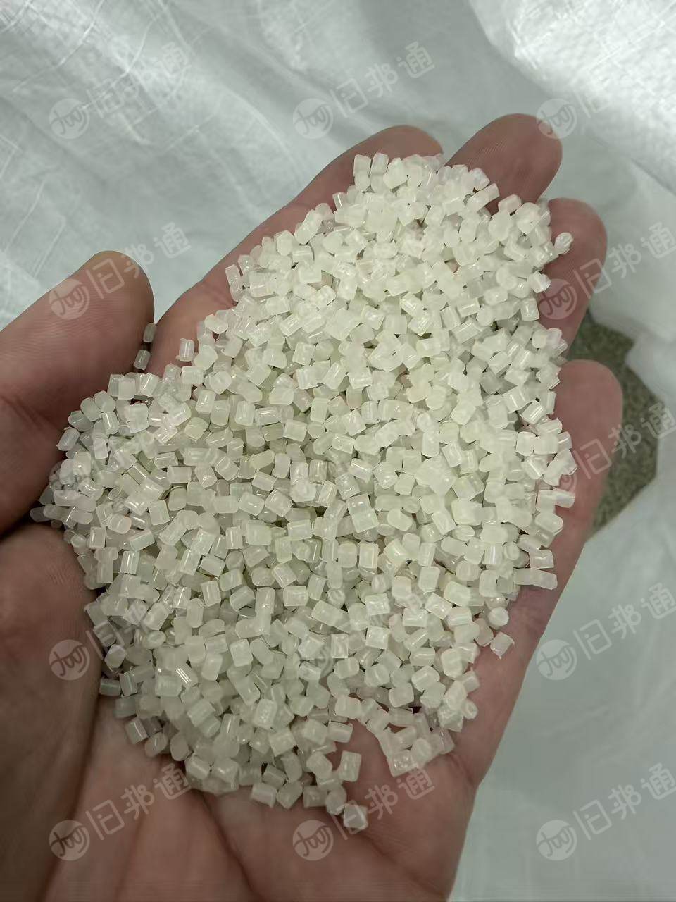 求购珍珠棉颗粒，溶脂要求在2.5左右，月需200吨