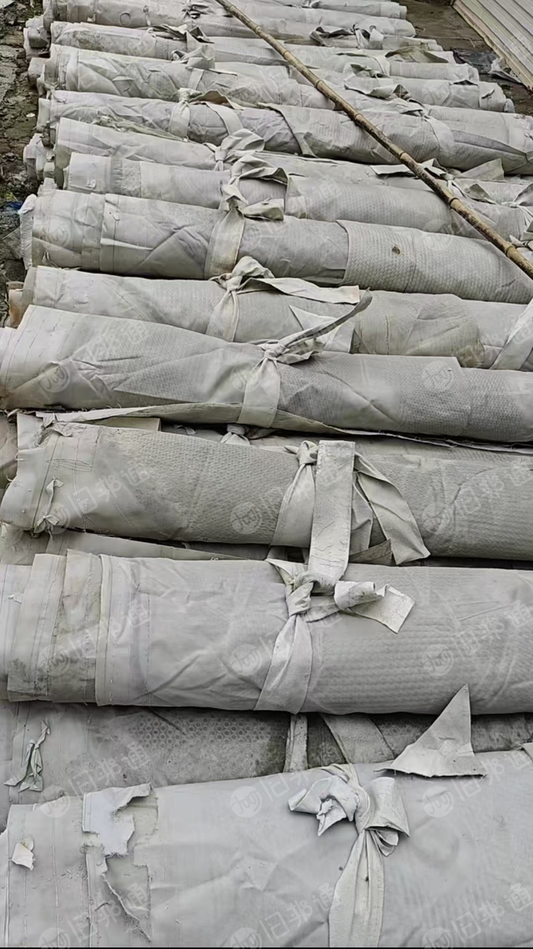 出售污水厂下来的纯锦纶滤布，全部撕完布边，要清洗才可造粒，现货10多吨